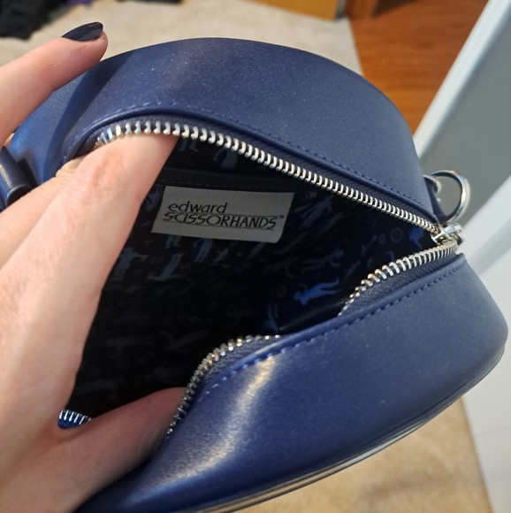 Edward scissorhands Snowglobe Purse - Picture 2 of 5